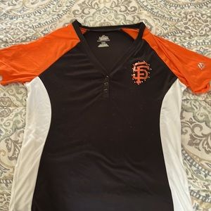 Very cute SF Giants tee shirt in size L!  Great condition!